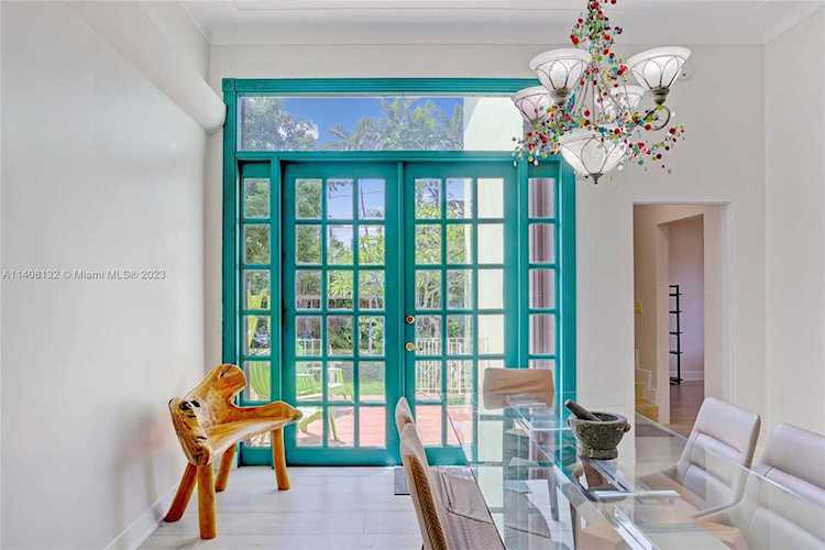 1366 Biarritz Dr Miami Beach, FL 33141