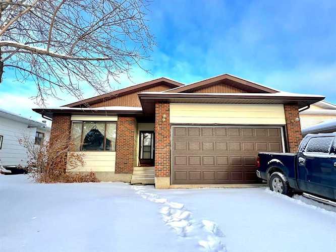 145 Beaton Place Fort McMurray, AB T9K 2