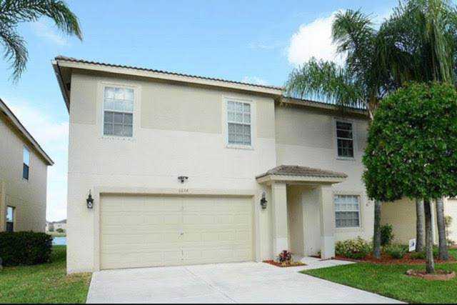 6634 Rainwood Cove Lane Lake Worth, FL 33463