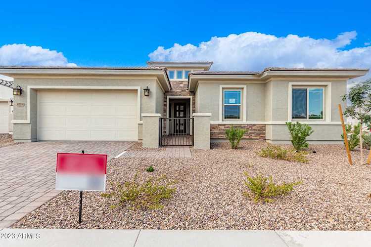 8718 W Vista Avenue Glendale, AZ 85305 | MLS 6418088 Photo 1