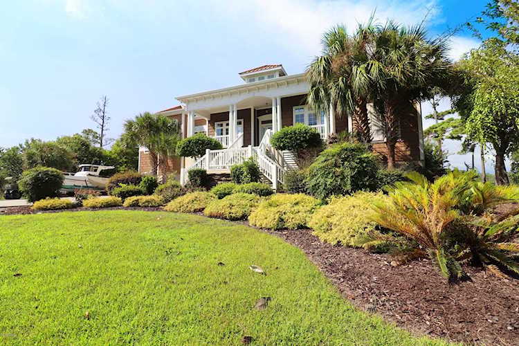 134 Jade St Beaufort, NC 28516
