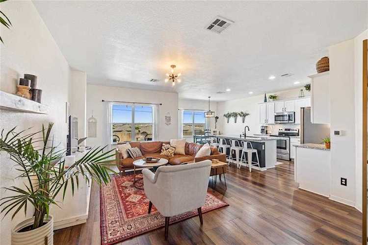 608 Donegal LN Georgetown, TX 78626