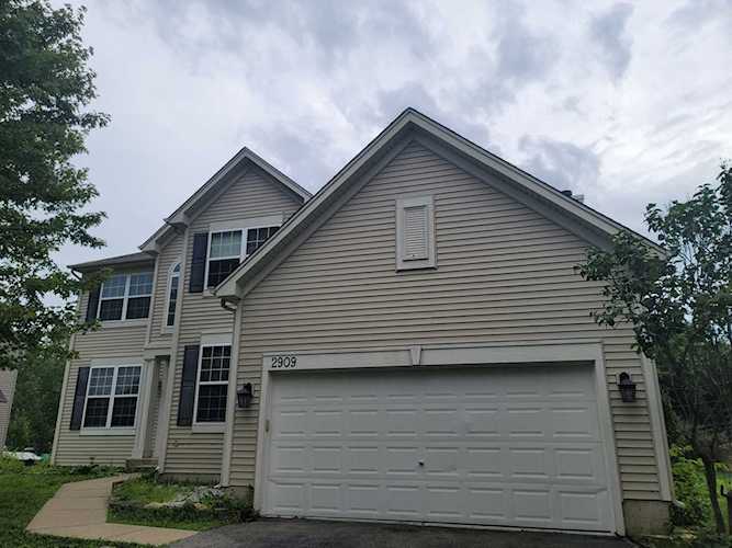 2909 Manchester Dr Montgomery, IL 60538