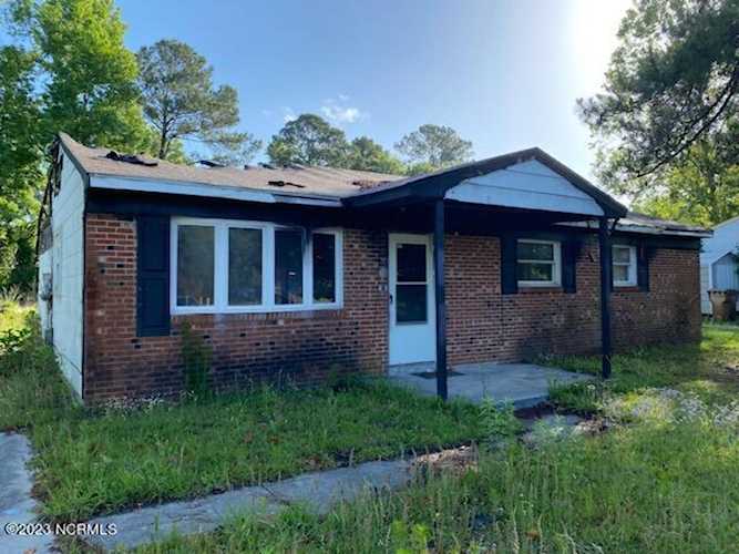 304 Dale Dr Jacksonville, NC 28540