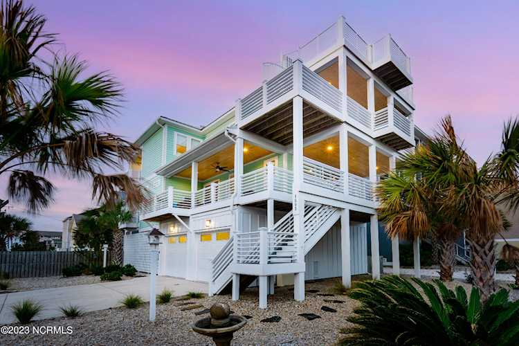 1502 Canal Dr Carolina Beach, NC 28428