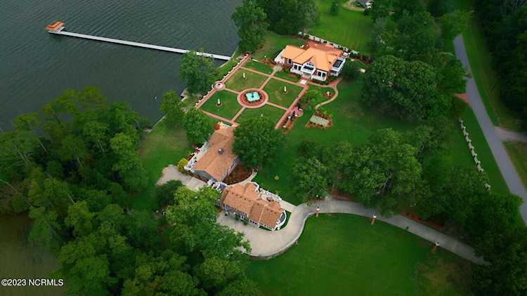 158 E Camp Perry Rd Hertford, NC 27944