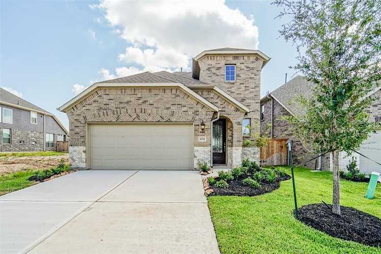 2031 Woodgate Ln Tomball, TX 77375