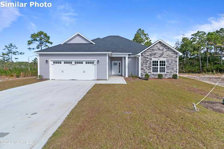 208 Lookout Ln Sneads Ferry, NC 28460