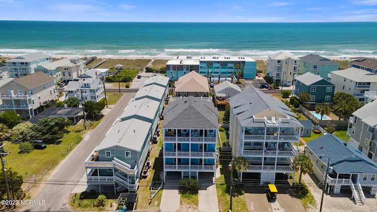 Real Estate & property in Carolina Beach NC at 916 Canal Dr the latest price of $830,000 in Zipcode 28428 Photo 1