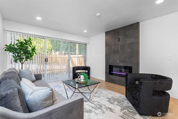 4821 180th St SW #I104 Lynnwood, WA 98037 | MLS® 2152322 Photo 1