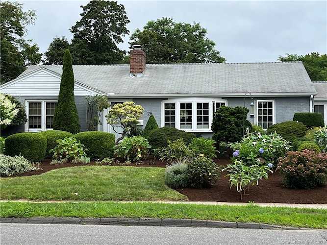 25 Elm St Old Saybrook, CT 06475