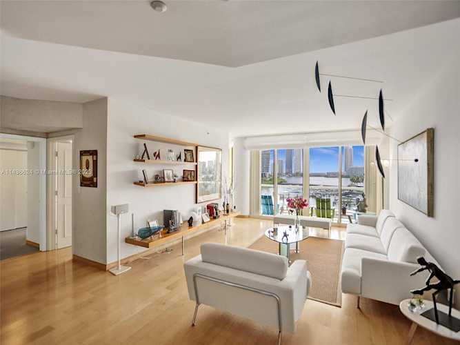 7000 Island Blvd #610 Aventura, FL 33160