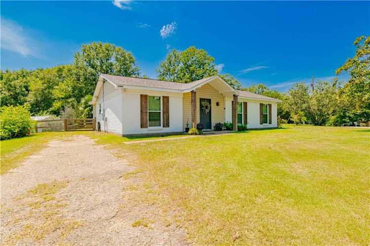 10300 Knoke Avenue Grand Bay, AL 36541