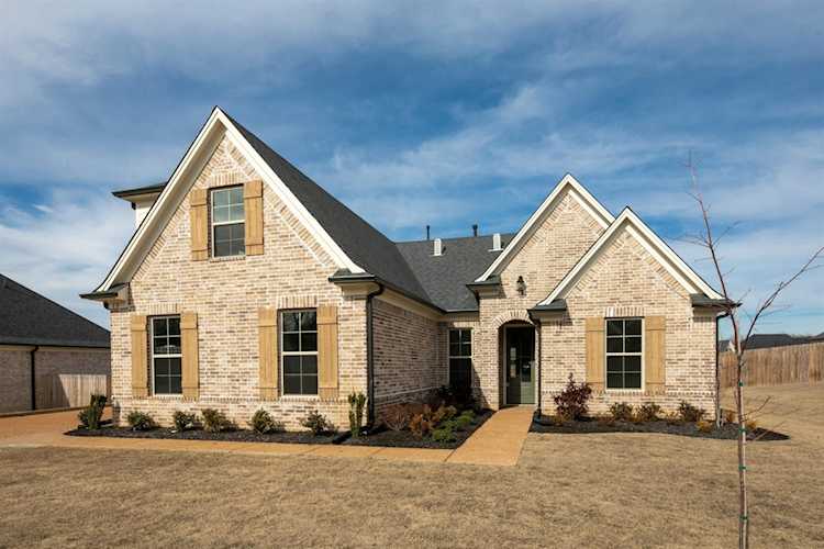 40 Misty Meadow Ln Oakland, TN 38060