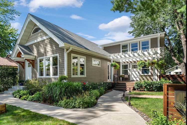 2111 Juliet Avenue Saint Paul, MN 55105