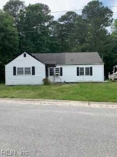 12050 Greenbrier Ln Smithfield, VA 23430