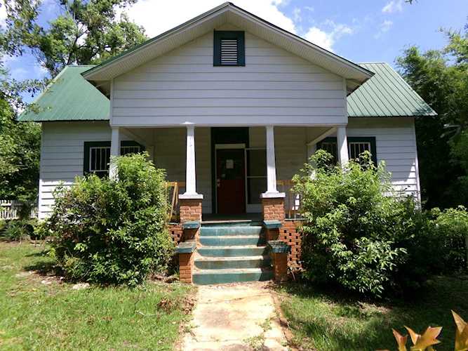 812 W Washington St Quincy, FL 32351