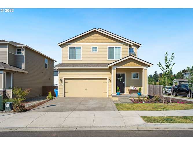1428 W 16th AVE La Center, WA 98629