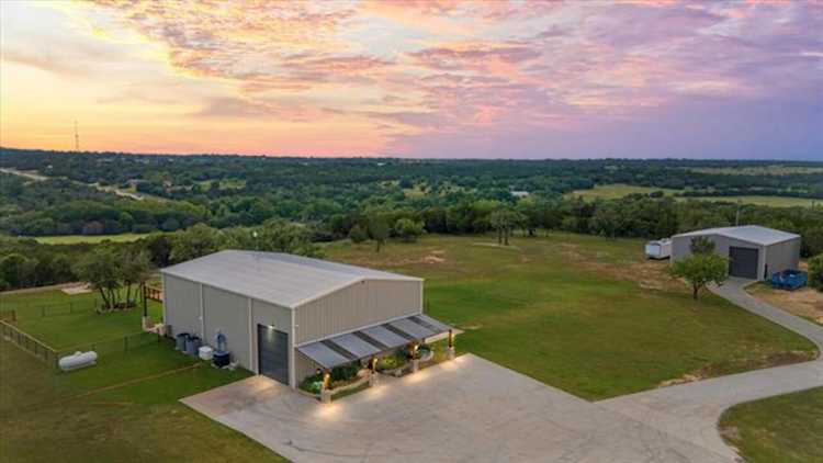 1125 County Rd 2010 Glen Rose, TX 76043