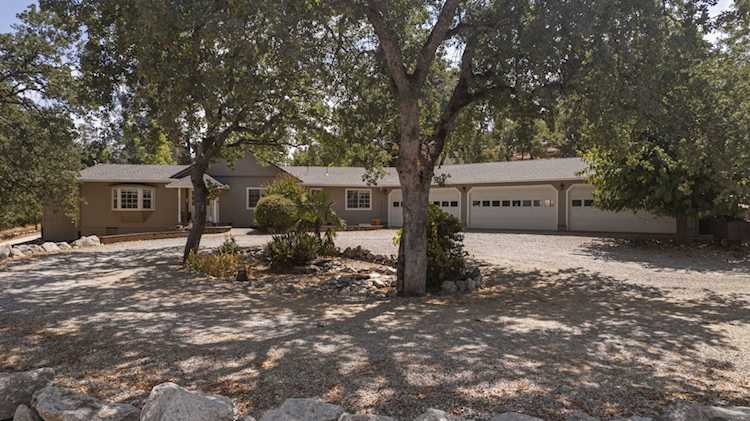 21766 Old 44 Dr Palo Cedro, CA 96073