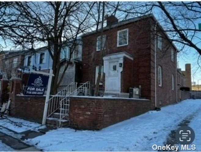 50-02 60th St Woodside, NY 11377