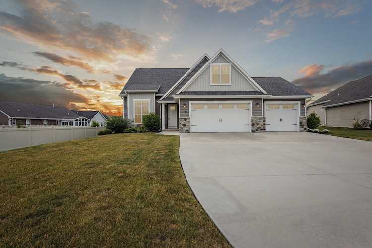 1790 Meadowland Ct Green Bay, WI 54311-9999 home for sale, MLS#50277508 - Dallaire Realty Photo 1