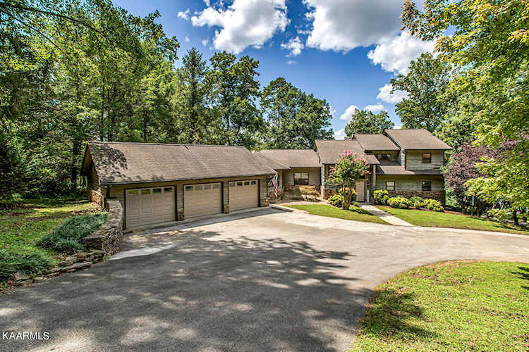 2155 Sugar Grove Valley Rd Harriman, TN 37748