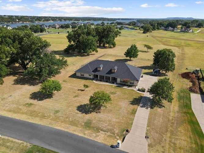 1205 E Scandinavian Court Granbury, TX 76048