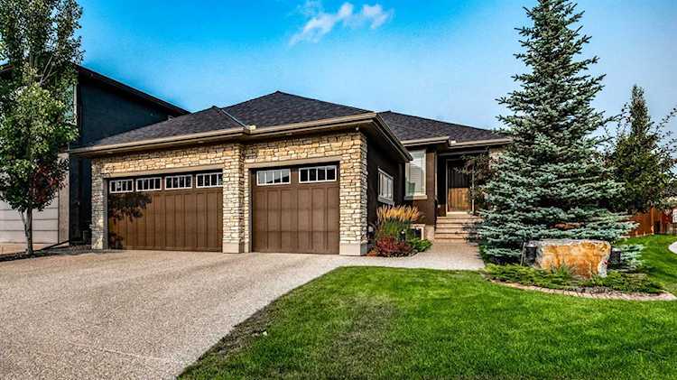 5 Walden Park SE Calgary, AB T2X 0Z1