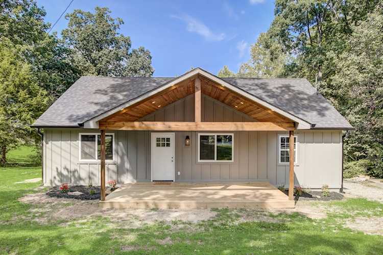 736 W Fleming Dr Nineveh, IN 46164