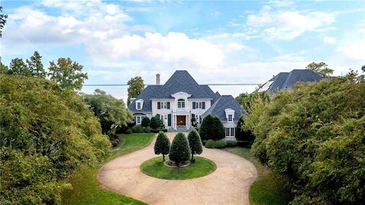 807 Riverside Dr Newport News, VA 23606