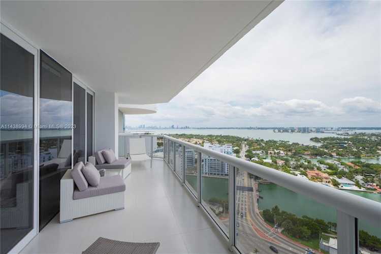 6301 Collins Ave #3006 Miami Beach, FL 33141