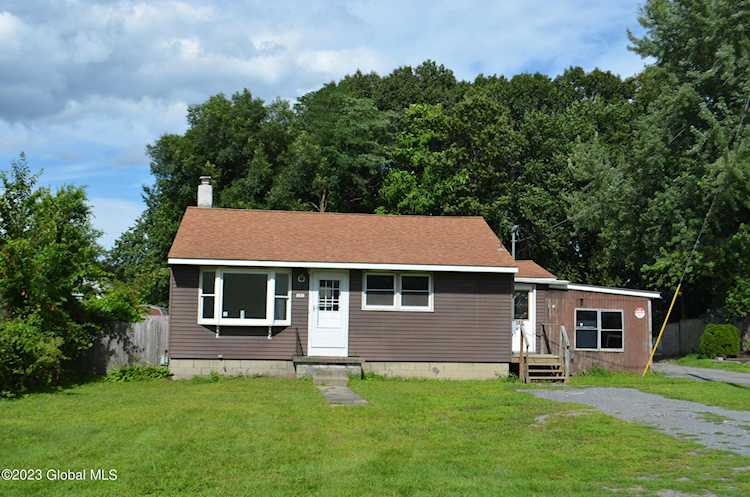 283 Sand Creek Rd Rd Colonie, NY 12205