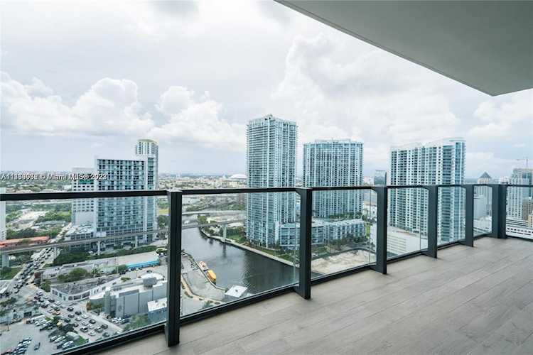 68 SE 6 Street #2510 Miami, FL 33131