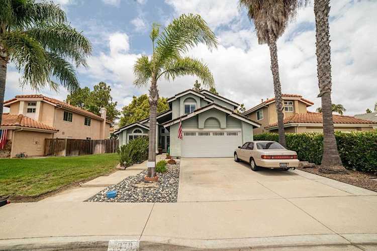 1079 La Tortuga Drive Vista, CA 92081