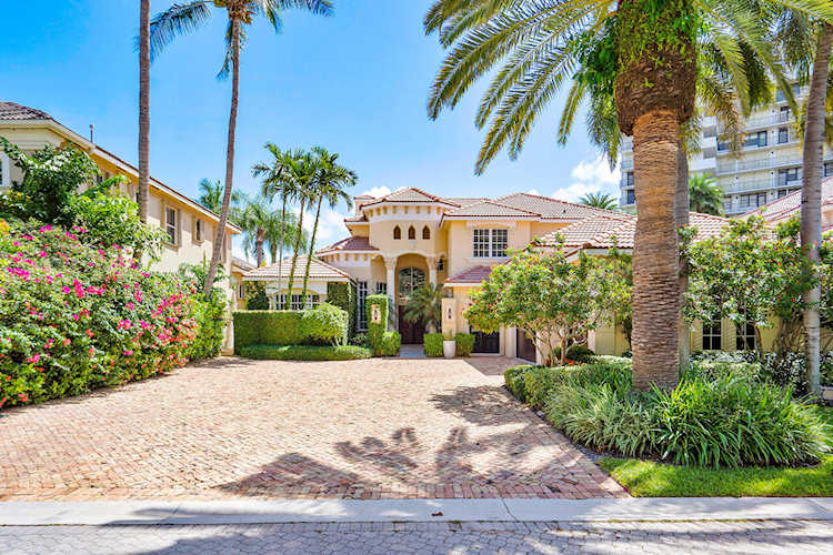 1019 Grand Court Highland Beach, FL 33487