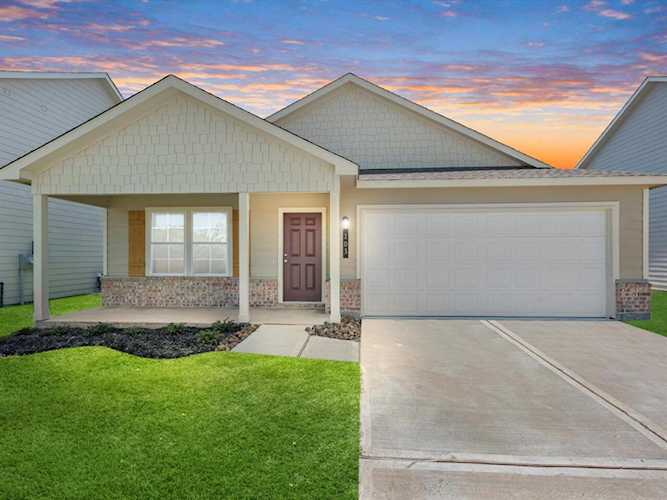 103 Crown Point Dr Huntsville, TX 77320
