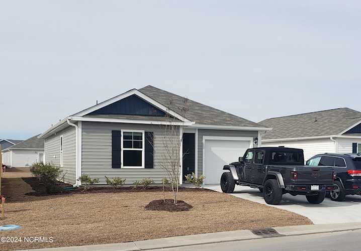 202 Cleat Dr Surf City, NC 28445