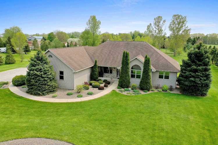 2855 Freedom Rd De Pere, WI 54115 home for sale, MLS#50274938 - Dallaire Realty Photo 1