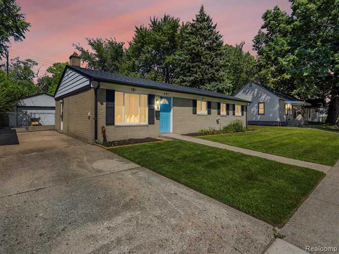 591 E Guthrie Ave Madison Heights, MI 48071 | MLS 20230070389 Photo 1