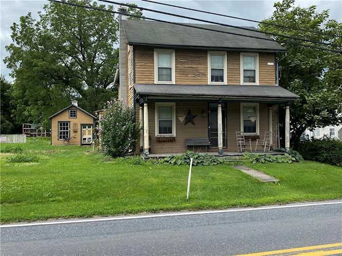 3322 Old Post Rd Slatington, PA 18080