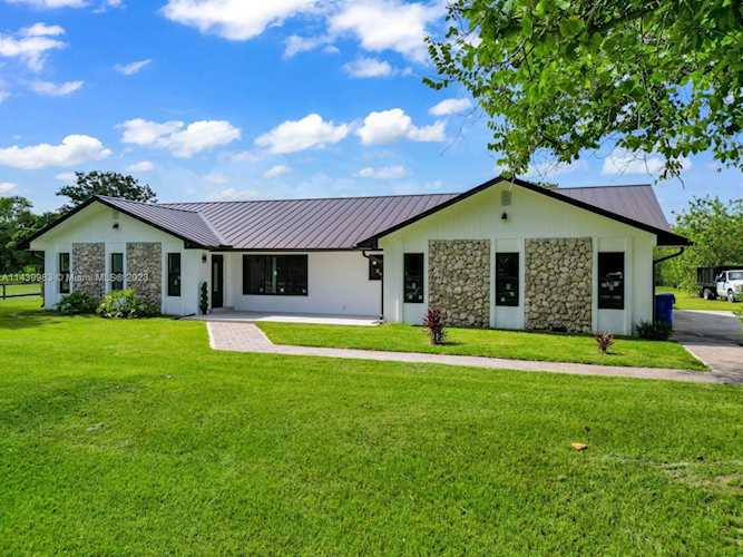 17680 SW 54th Street Southwest Ranches, FL 33331