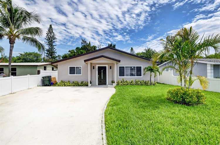 255 Glouchester Street Boca Raton, FL 33487