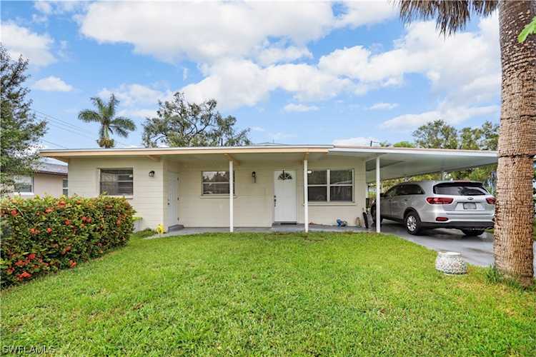 3011 Apache St Fort Myers, FL 33916 | MLS 223060581 Photo 1