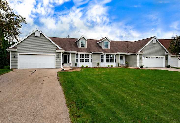 2587 Village Ln Oshkosh, City of Oshkosh, WI 54904-8173
