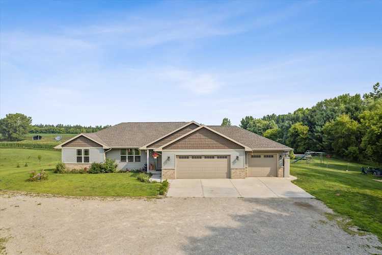 3904 Sandhill Dr Pulaski, Town of Pittsfield, WI 54162-9742