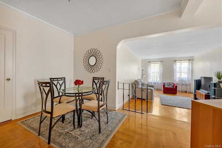 601 Pelham Parkway N #516 Bronx, NY 10467