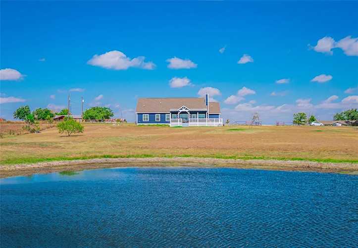 1885 County Road 452 Taylor, TX 76574