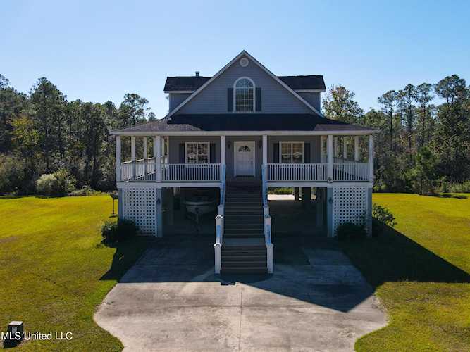 6500 Bayou View Dr Ocean Springs, MS 39564