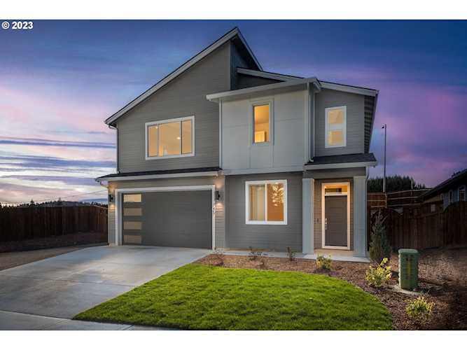 745 W 10th St La Center, WA 98629